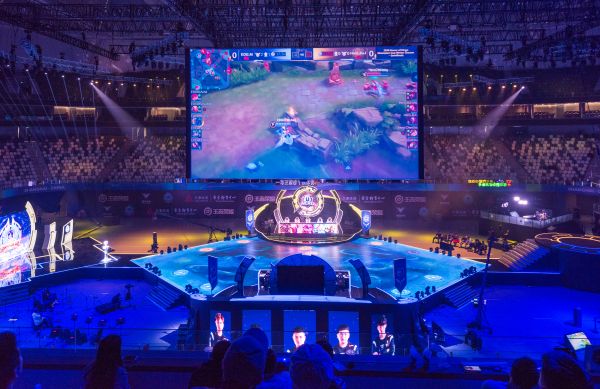 出售给伯恩 出售给伯恩