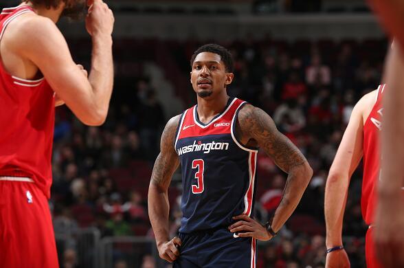 表现却不像 表现却不像