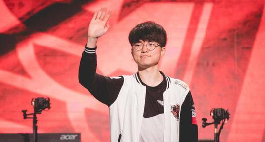 这位年轻球 这位年轻球