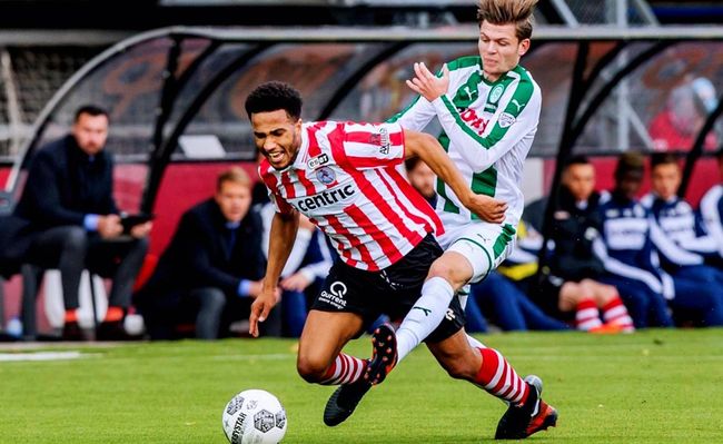 脚步偏慢成 脚步偏慢成